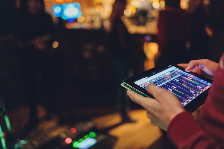Philippine player checking GCash and binggoplus deposit options on a mobile phone